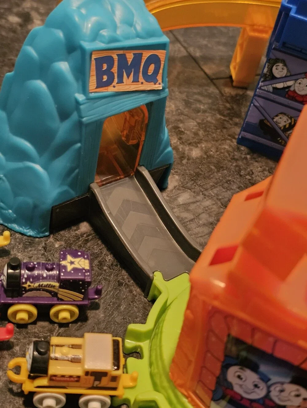 Thomas and Friends Minis Boost 'N Blast Stunt 12 Mini Trains Incomplete Works!